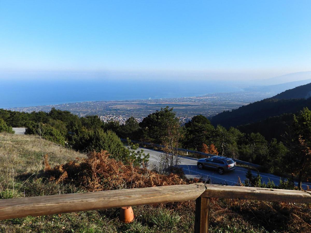 Апартаменты Panoramaloft - Quality, View, Sea & Mountain Литохоро Экстерьер фото